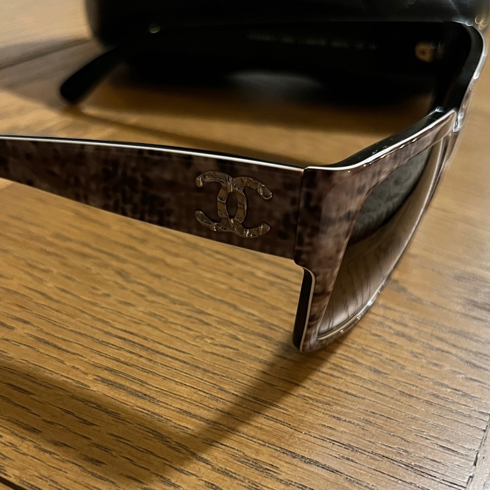 EUC Chanel Brown Sunglasses - Picture 3 of 10
